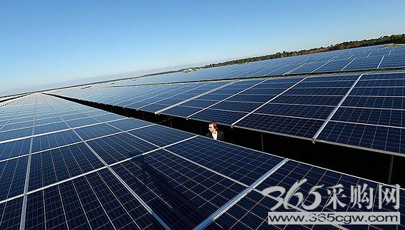 政协委员傅军:四点建议支持光伏扶贫