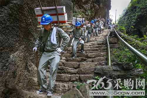 扎扎实实把中央决策部署落到实处
