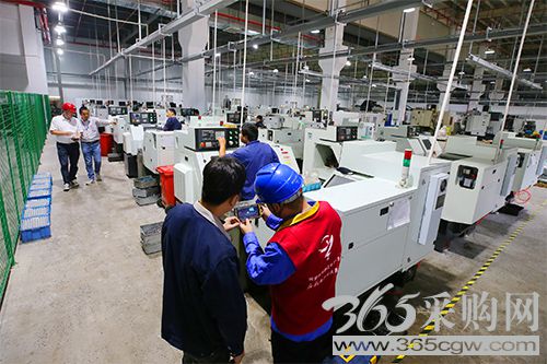 超常举措超常力度全力服务稳经济 更高站位更强担当更大作为抓落实