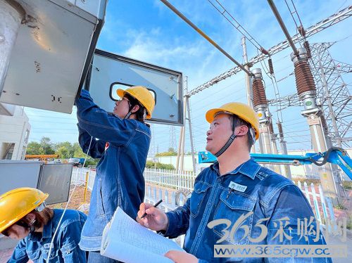 多地用电负荷创新高</p><p>　　国家电网员工战高温保供电稳经济