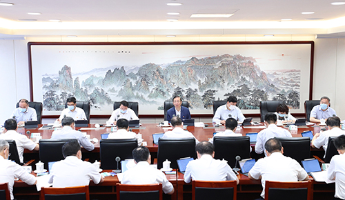 旗帜领航不断夯实筑牢两个基础 实事求是驰而不息加强作风建设