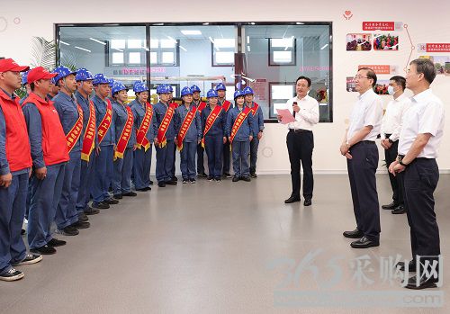 再落实电力保供强安全稳经营</p><p>　　再登高锚定目标勇担当善作为
