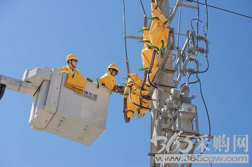 坚持团结治网统筹保供资源挖掘保供潜力</p><p> 压紧压实责任确保电力供应安全平稳有序