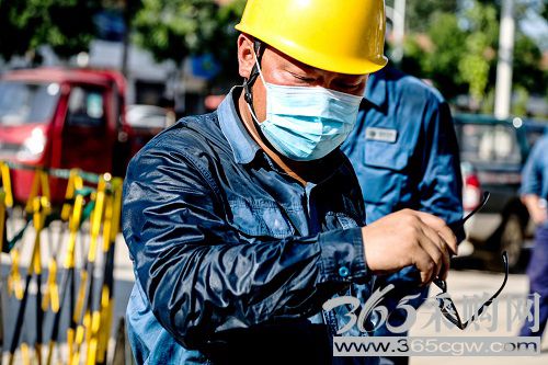 战高温斗酷暑强安全保供电稳增长 勇争先走在前建设一体四翼新高地