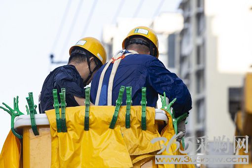 政企携手攻坚克难迎峰度夏保供电 扛牢责任继续奋战全面打赢攻坚战