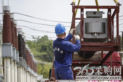 政企携手攻坚克难迎峰度夏保供电 扛牢责任继续奋战全面打赢攻坚战