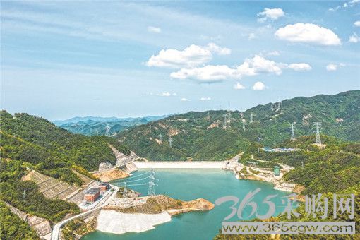 加快推进重大项目建设
