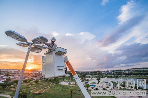 加快建设世界一流企业<br>全力打造全球知名品牌