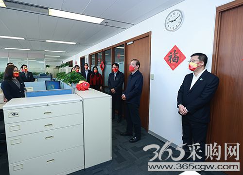 新时代齐心协力飞速奔跑　　新征程凝心聚力奋跃而上