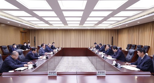 辛保安董事长与哈电集团董事长曹志安会谈