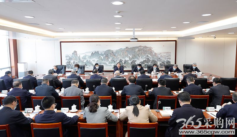 公司党组举办学习贯彻习近平新时代中国特色社会主义思想主题教育专题读书班暨党组理论学习中心组（扩大）集体学习研讨
